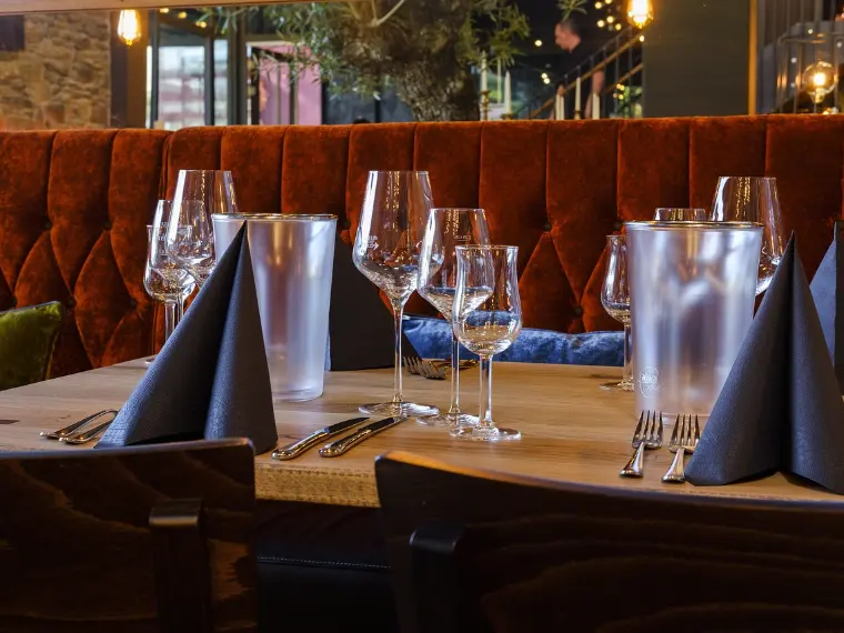 Eingedeckter Tisch in einem Restaurant